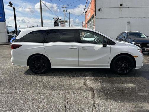 Platinum White 2023 Honda Odyssey Sport