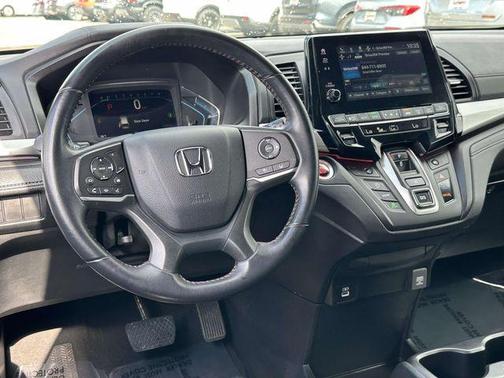 Platinum White 2023 Honda Odyssey Sport
