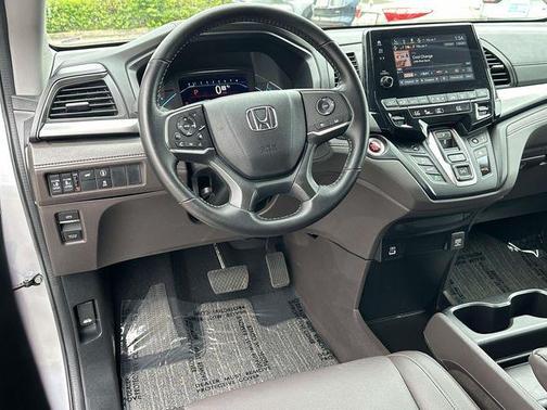 Lunar Silver Metallic 2024 Honda Odyssey EX-L