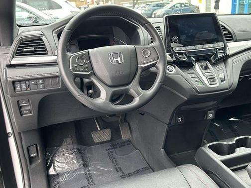 Platinum White 2023 Honda Odyssey Sport