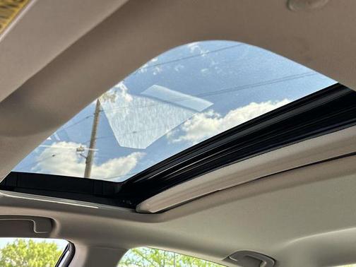 Solar Silver Metallic 2025 Honda Accord SE