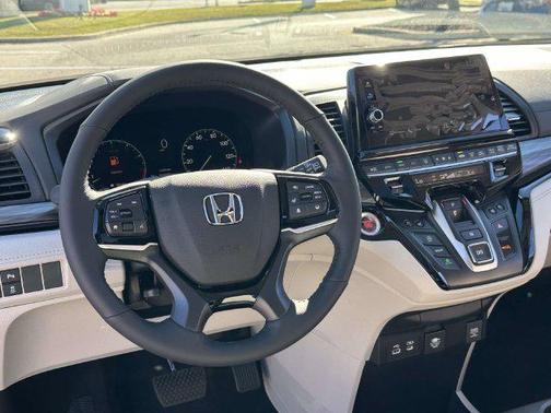 Smoke 2027 Honda Odyssey Elite