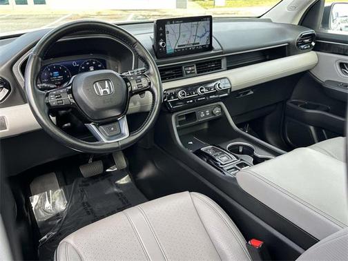 2023 Honda Pilot AWD Elite