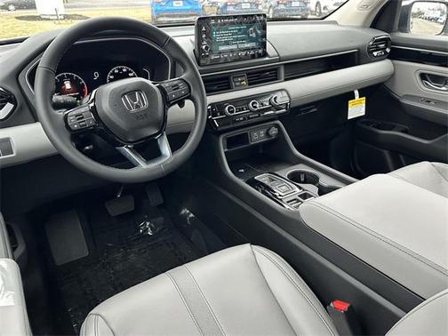 2025 Honda Pilot Touring 8-Passenger