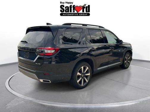 Crystal Black Pearl 2023 Honda Pilot AWD Elite