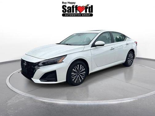Pearl White Tricoat 2024 Nissan Altima 2.5 SV