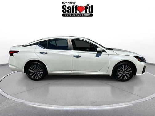Pearl White Tricoat 2024 Nissan Altima 2.5 SV