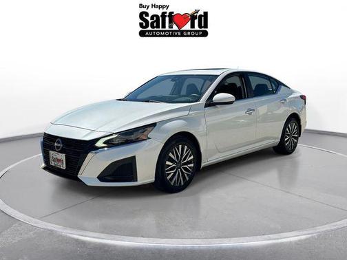 Pearl White Tricoat 2024 Nissan Altima 2.5 SV