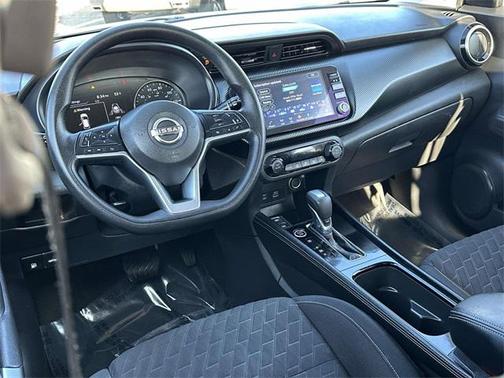 2022 Nissan Kicks SV