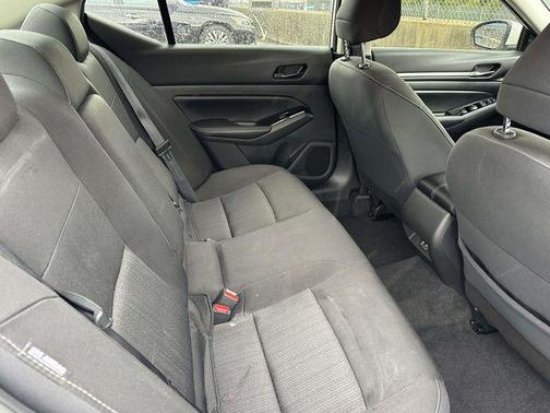 Pearl White Tricoat 2023 Nissan Altima 2.5 SV