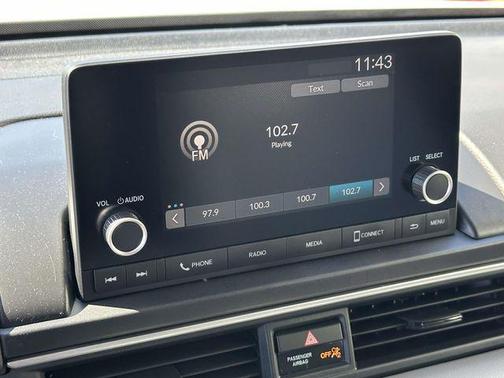 Platinum White Pearl 2023 Honda Pilot AWD LX