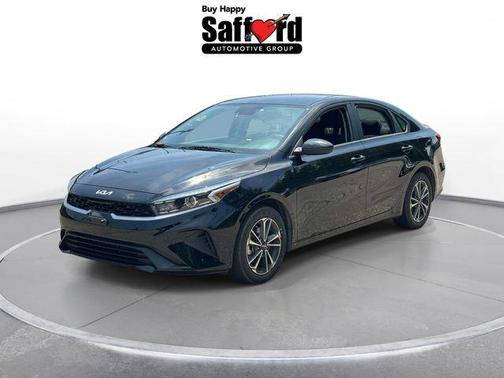Aurora Black 2024 Kia Forte LXS