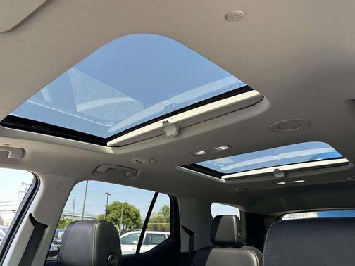 Pepperdust Metallic 2018 Chevrolet Traverse LT Leather