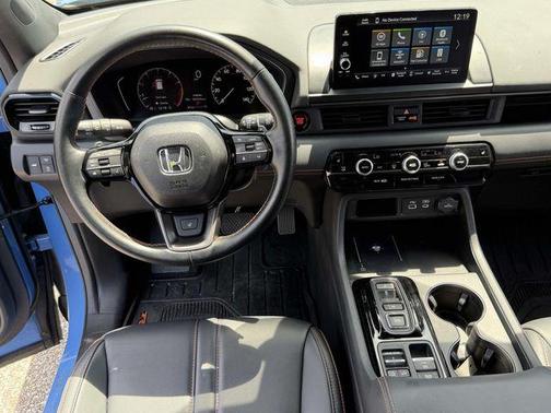 Diffused Sky Pearl 2025 Honda Pilot TrailSport
