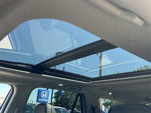 2025 Honda Pilot Touring 8-Passenger
