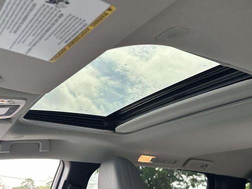 Wind Chill Pearl 2026 Toyota Sienna XLE