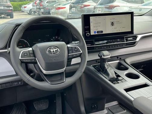 Wind Chill Pearl 2026 Toyota Sienna XLE