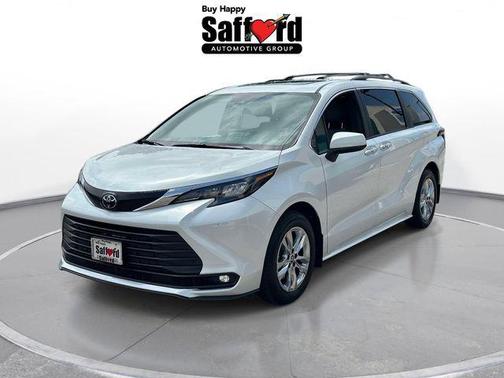 Wind Chill Pearl 2026 Toyota Sienna XLE