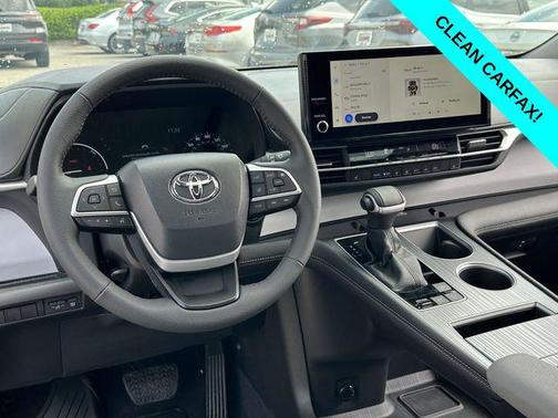 Wind Chill Pearl 2026 Toyota Sienna XLE