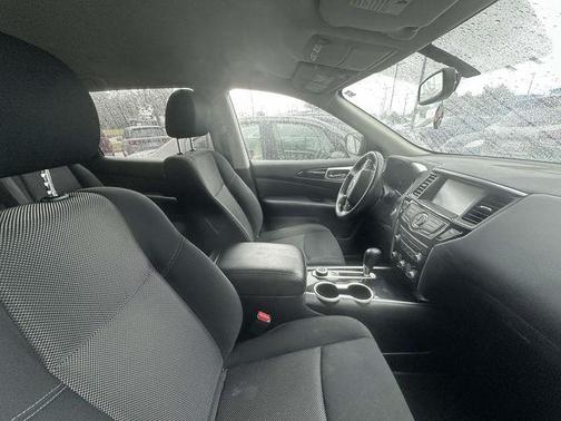 Gun Metallic 2018 Nissan Pathfinder SV