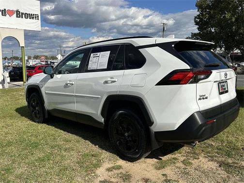 2020 Toyota RAV4 LE