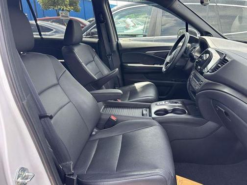 Platinum White Pearl 2023 Honda Passport AWD EX-L