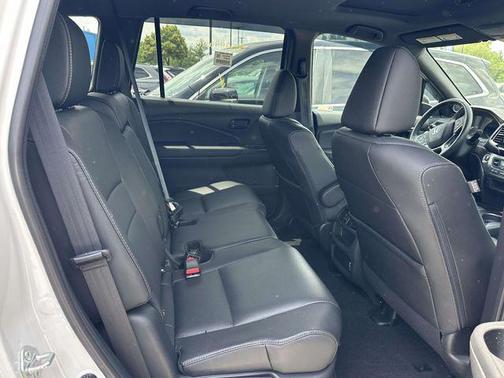 Platinum White Pearl 2023 Honda Passport AWD EX-L
