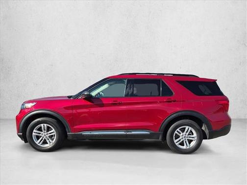 Jewel Red Metallic Tinted Clearcoat 2022 Ford Explorer XLT