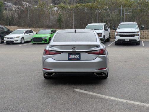 2022 Lexus ES 350 Base