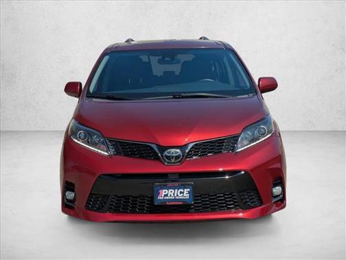 2020 Toyota Sienna SE