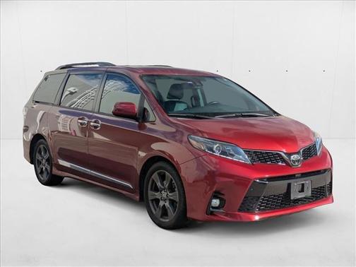 2020 Toyota Sienna SE