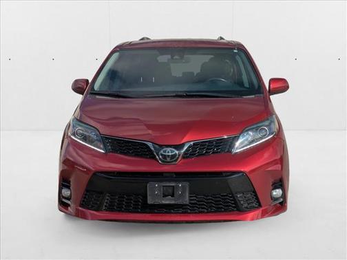 2020 Toyota Sienna SE
