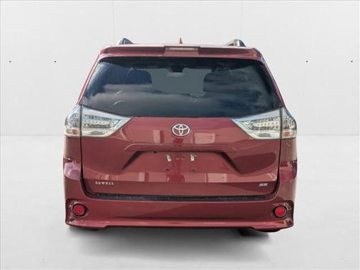 2020 Toyota Sienna SE