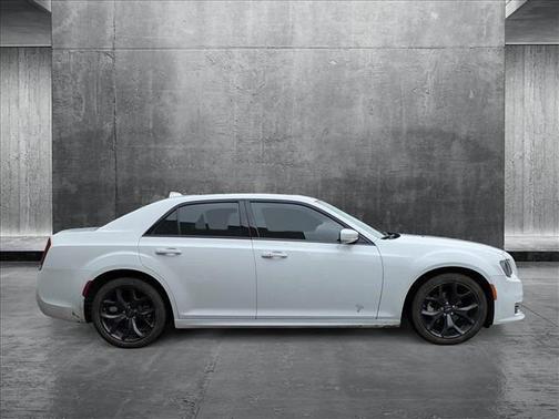 2023 Chrysler 300 Touring