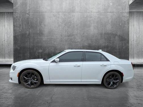 2023 Chrysler 300 Touring