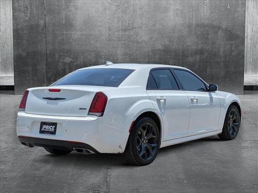 2023 Chrysler 300 Touring