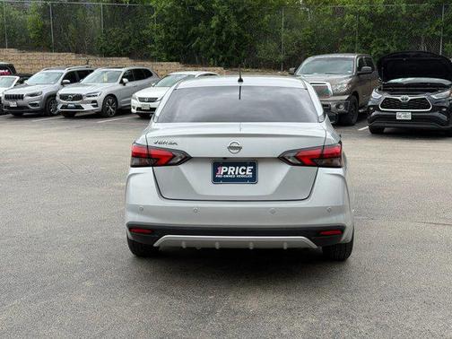 Brilliant Silver Metallic 2021 Nissan Versa 1.6 S