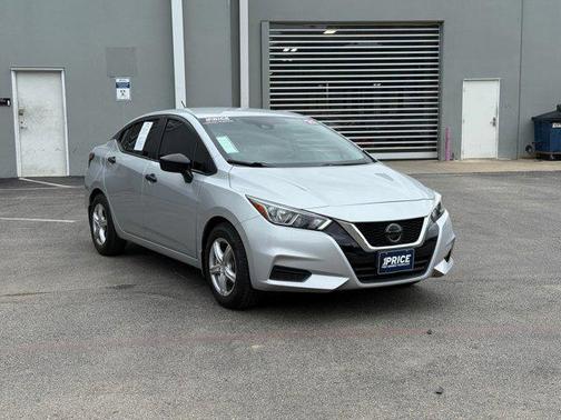 Brilliant Silver Metallic 2021 Nissan Versa 1.6 S