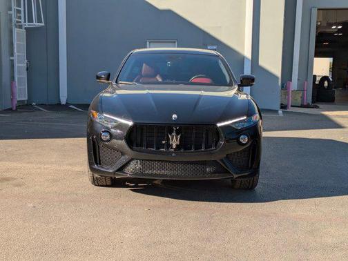 Nero Ribelle Metallic 2023 Maserati Levante Modena S