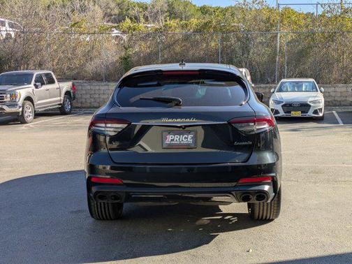 Nero Ribelle Metallic 2023 Maserati Levante Modena S