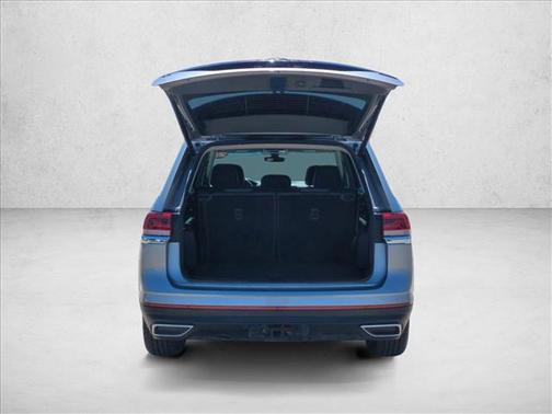 Pure Gray 2025 Volkswagen Atlas 2.0T SE w/Technology 4MOTION