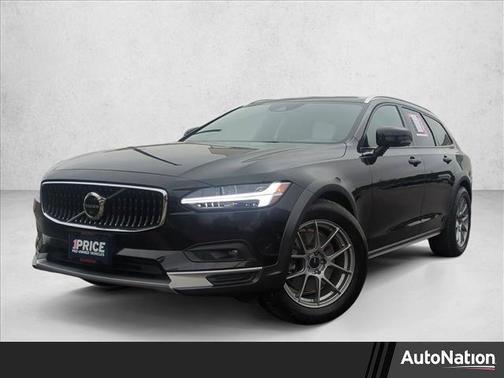 2021 Volvo V90 Cross Country T6