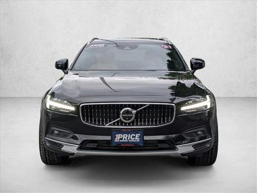 2021 Volvo V90 Cross Country T6