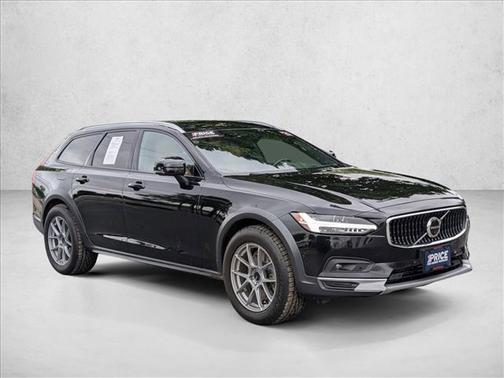 2021 Volvo V90 Cross Country T6