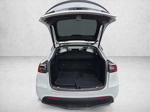 Pearl White Multi-Coat 2023 Tesla Model Y Performance Dual Motor All-Wheel Drive