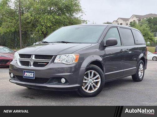 Granite Pearlcoat 2020 Dodge Grand Caravan SE