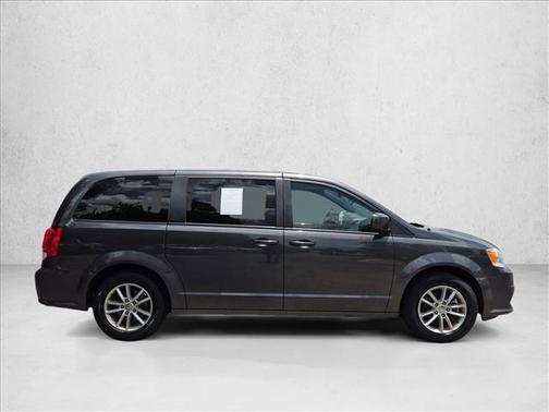 Granite Pearlcoat 2020 Dodge Grand Caravan SE