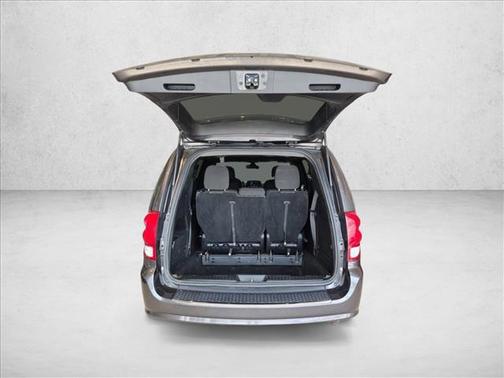 Granite Pearlcoat 2020 Dodge Grand Caravan SE