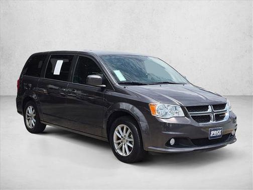Granite Pearlcoat 2020 Dodge Grand Caravan SE