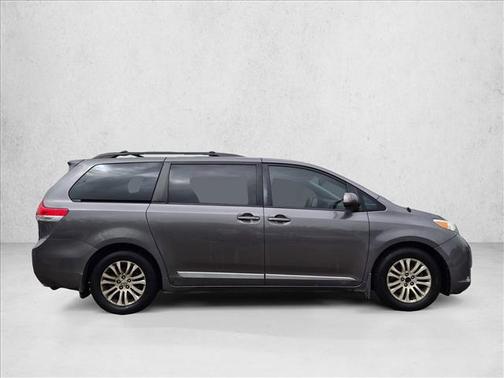 Silver Sky Metallic 2013 Toyota Sienna XLE
